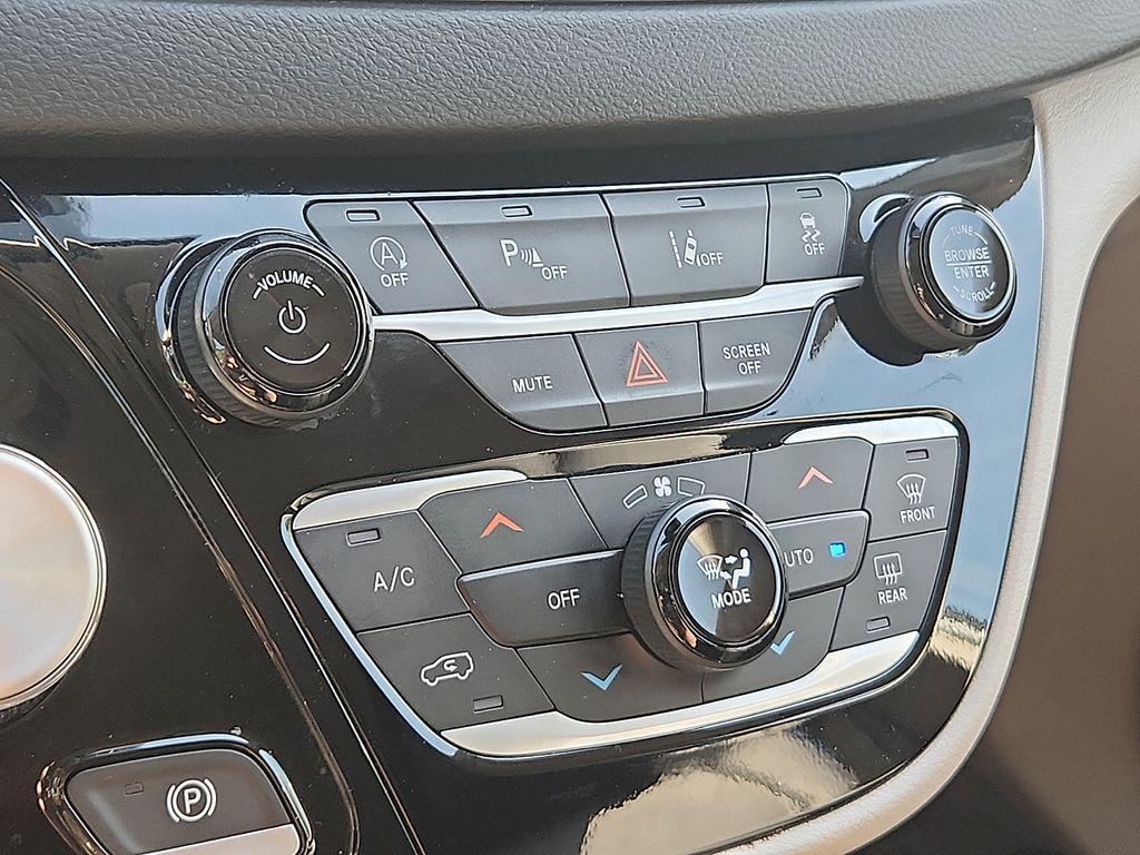 used 2023 Chrysler Pacifica car, priced at $23,800