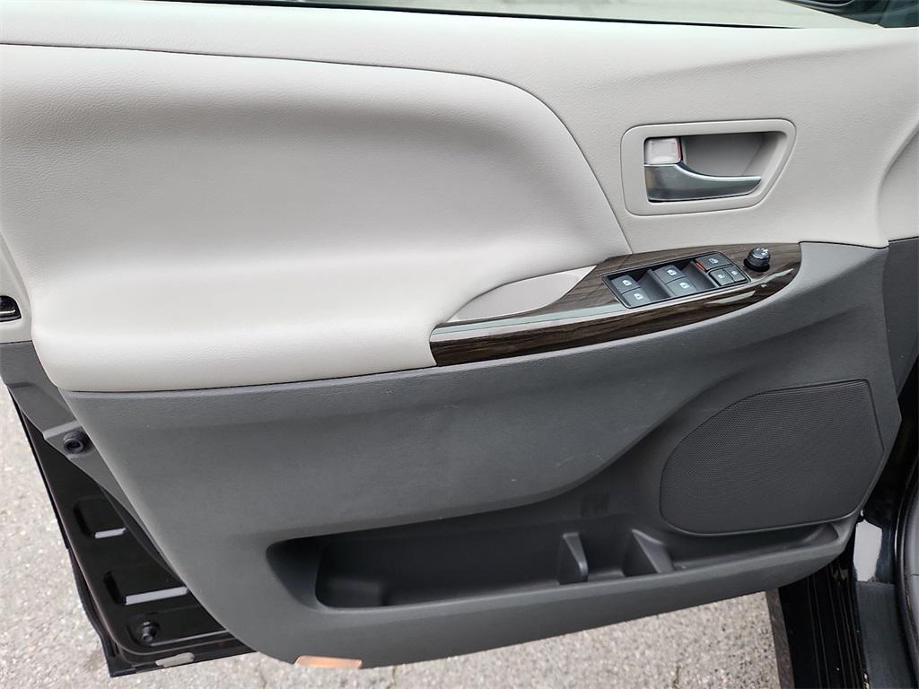 used 2020 Toyota Sienna car, priced at $27,200