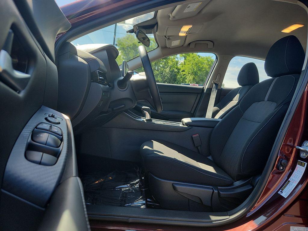 used 2025 Nissan Sentra car, priced at $22,100