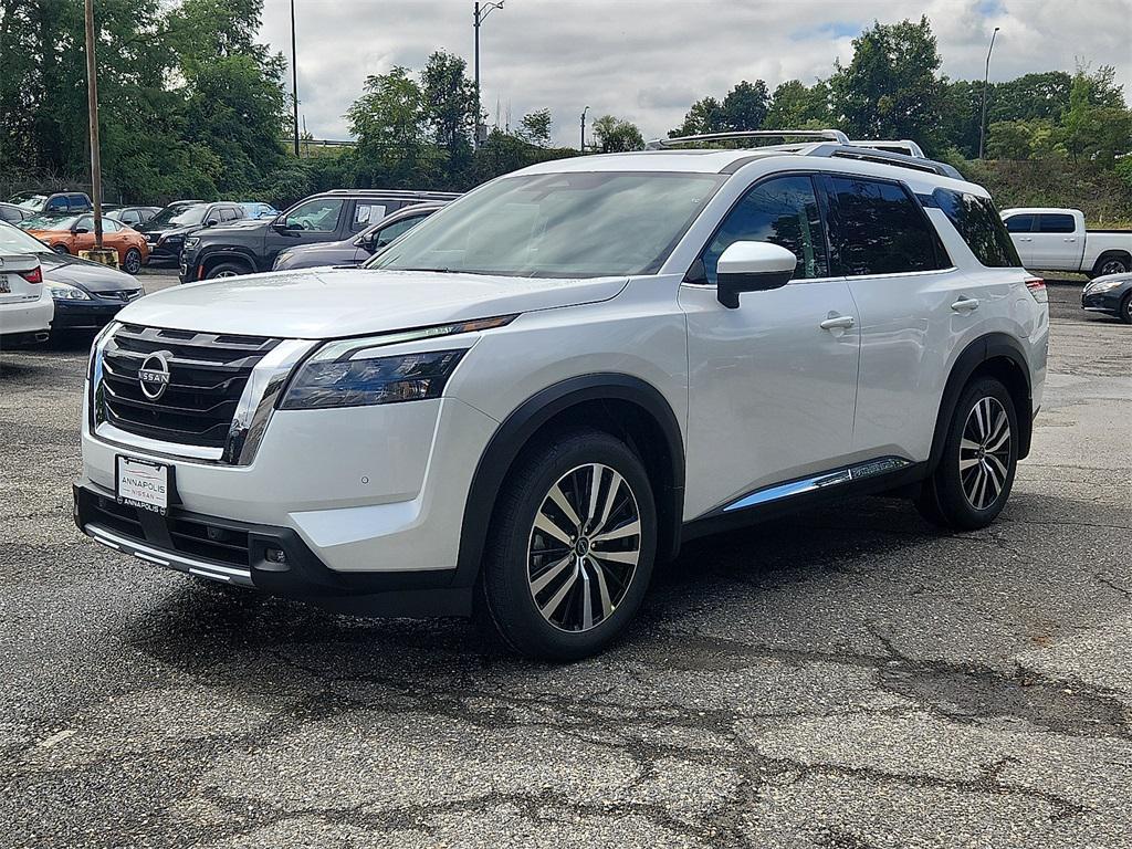 new 2025 Nissan Pathfinder car, priced at $43,387