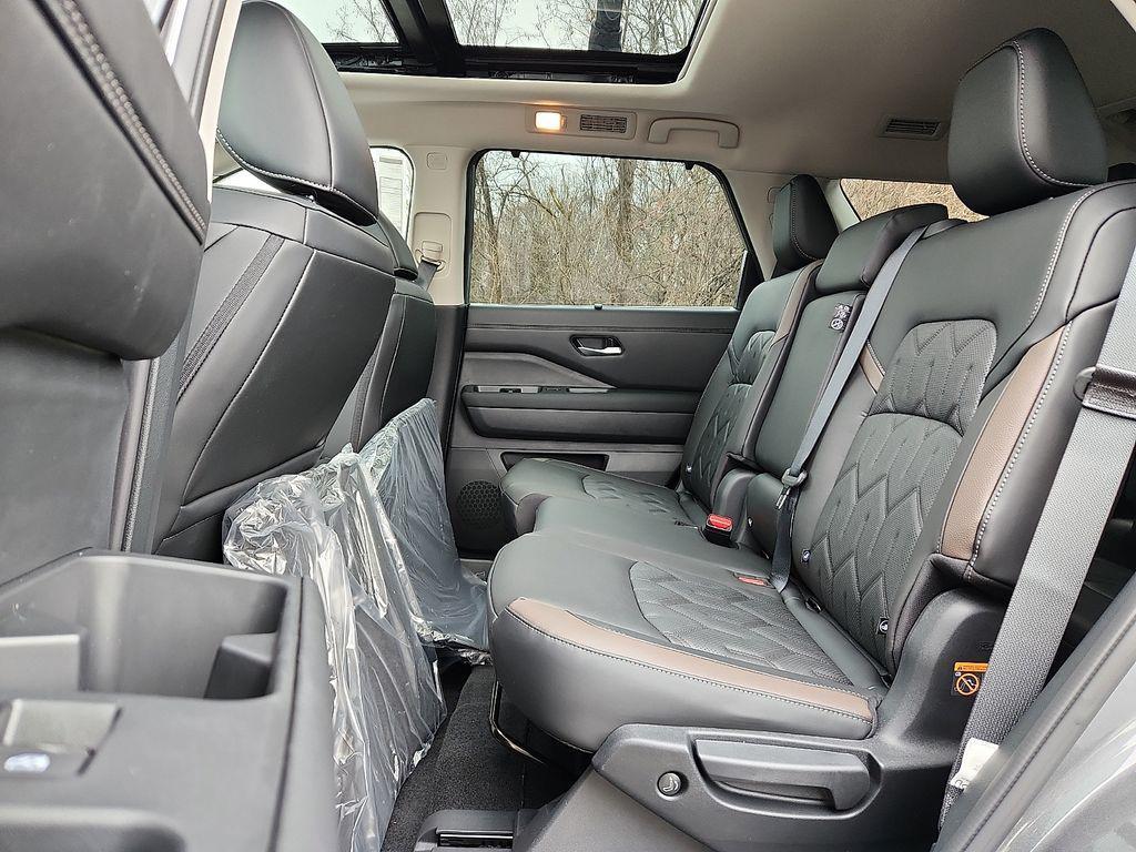 new 2026 Nissan Pathfinder car, priced at $48,247