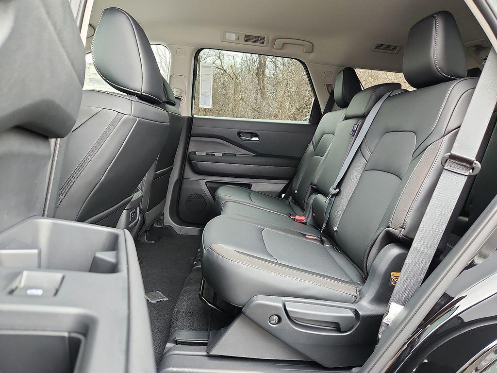 new 2026 Nissan Pathfinder car, priced at $40,878