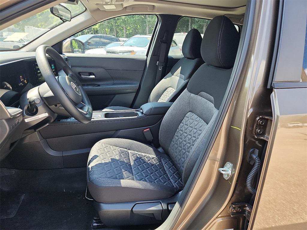 new 2025 Nissan Kicks car, priced at $24,493