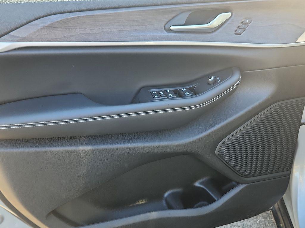 used 2023 Jeep Grand Cherokee L car, priced at $34,419