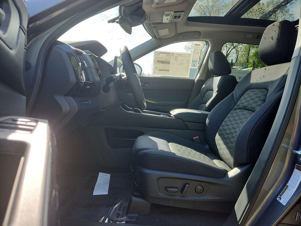 new 2026 Nissan Pathfinder car, priced at $40,739