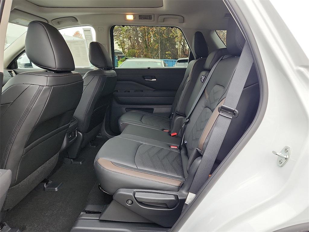 new 2025 Nissan Pathfinder car, priced at $43,387