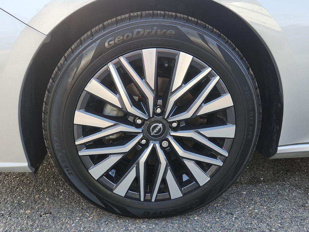 used 2023 Nissan Altima car, priced at $21,300