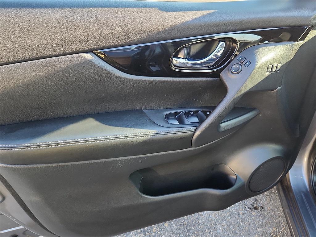 used 2022 Nissan Rogue Sport car, priced at $20,400