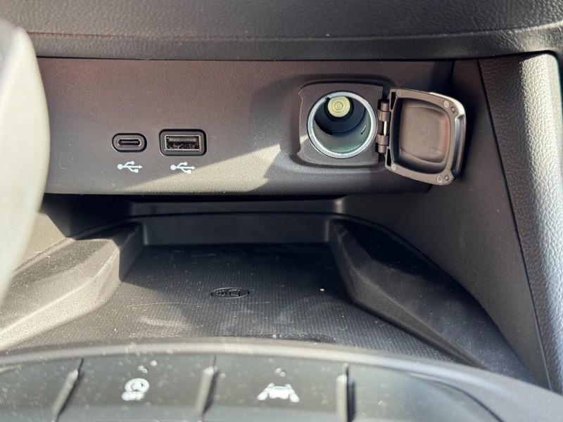 new 2025 Buick Envista car, priced at $23,035