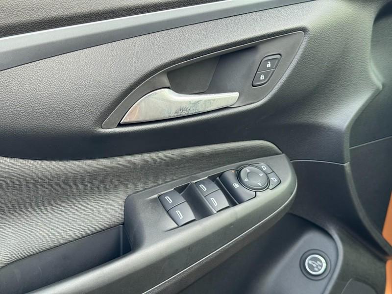 new 2025 Buick Envista car, priced at $23,035