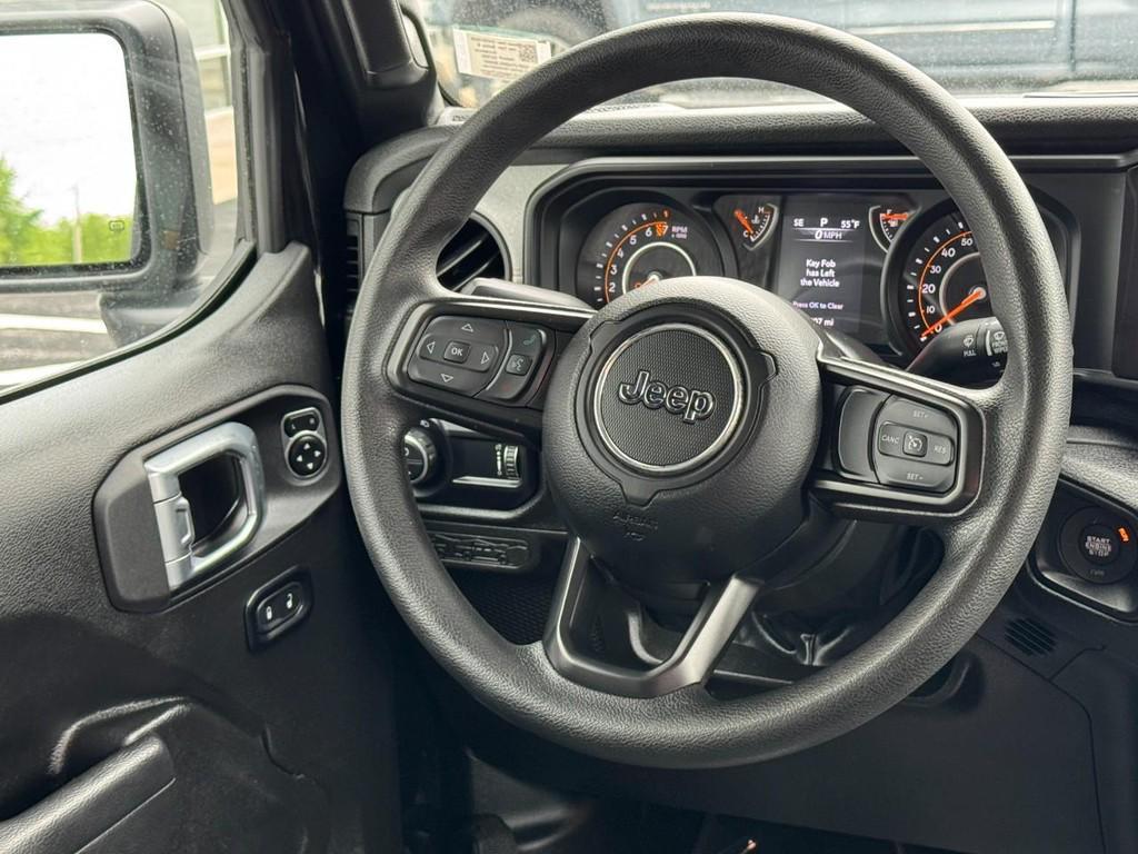 used 2025 Jeep Gladiator car, priced at $37,900