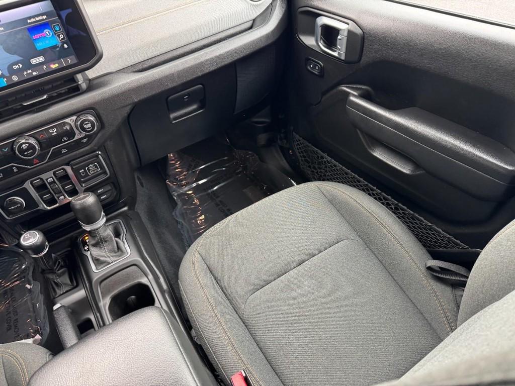 used 2025 Jeep Gladiator car, priced at $37,900