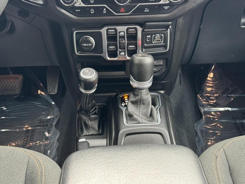 used 2025 Jeep Gladiator car, priced at $37,900