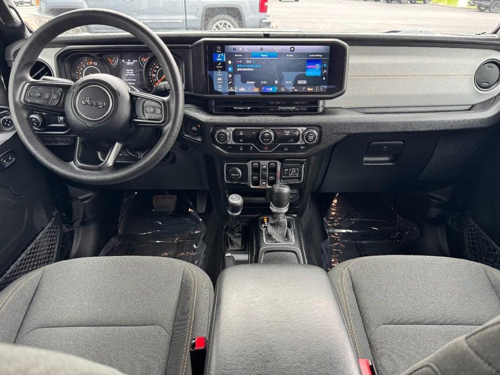 used 2025 Jeep Gladiator car, priced at $37,900