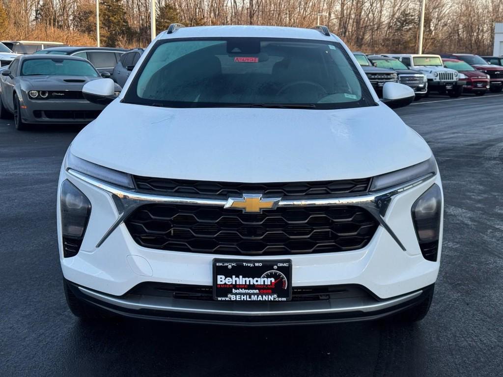 used 2025 Chevrolet Trax car, priced at $19,200