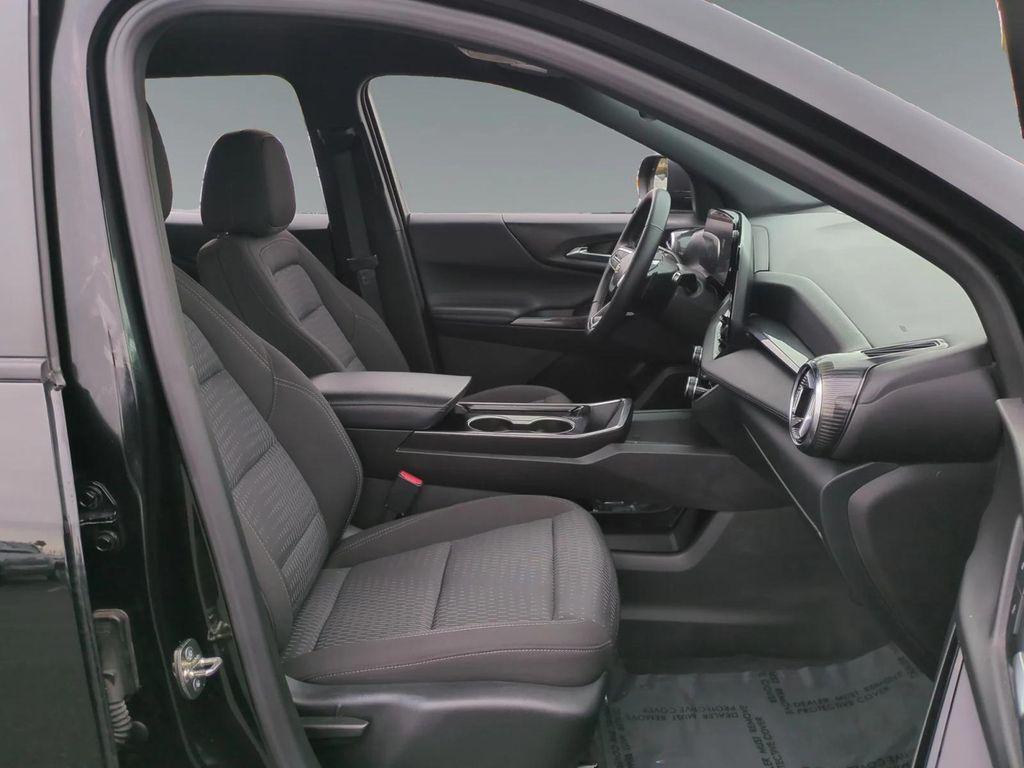 used 2025 Chevrolet Equinox car, priced at $25,492