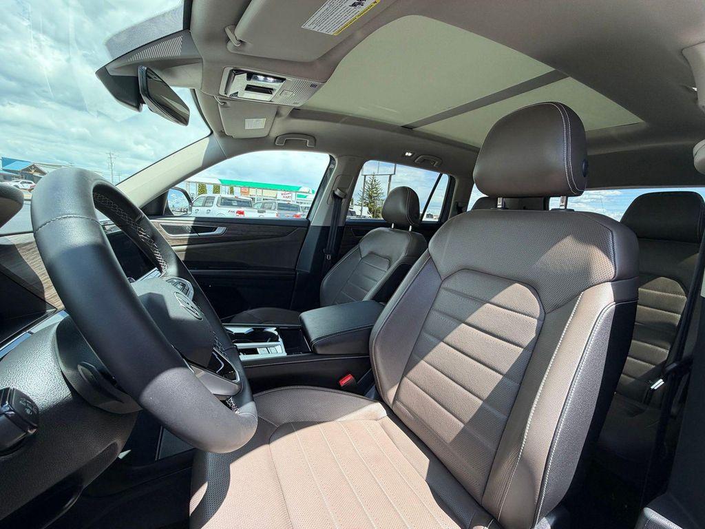 used 2025 Volkswagen Atlas car, priced at $38,999