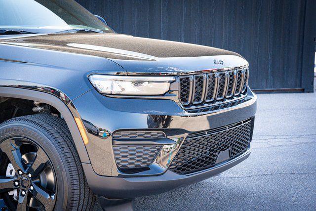 new 2025 Jeep Grand Cherokee car, priced at $43,543