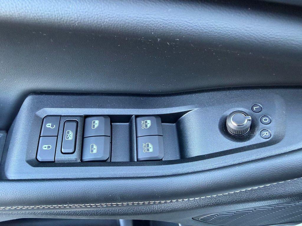 new 2025 Jeep Grand Cherokee L car, priced at $41,175