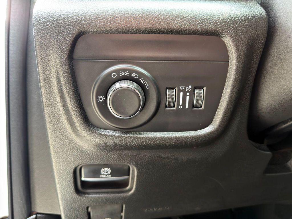 used 2024 Jeep Grand Cherokee car, priced at $33,999