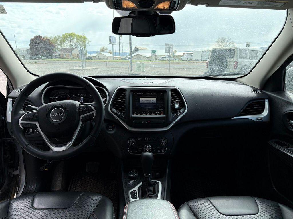 used 2016 Jeep Cherokee car, priced at $18,490