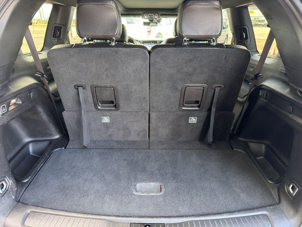 used 2024 Jeep Grand Cherokee L car, priced at $27,670