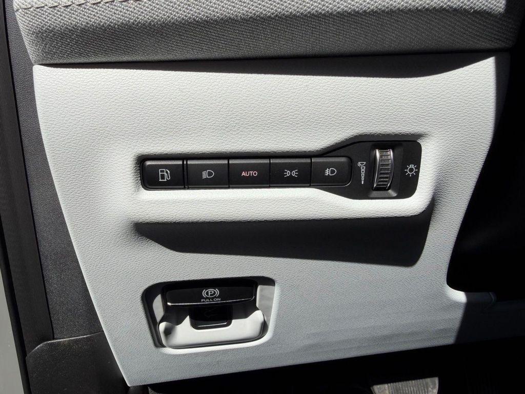 new 2026 Jeep Cherokee car, priced at $40,310