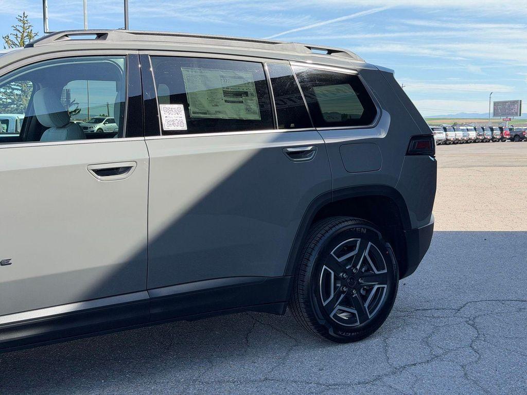 new 2026 Jeep Cherokee car, priced at $40,310