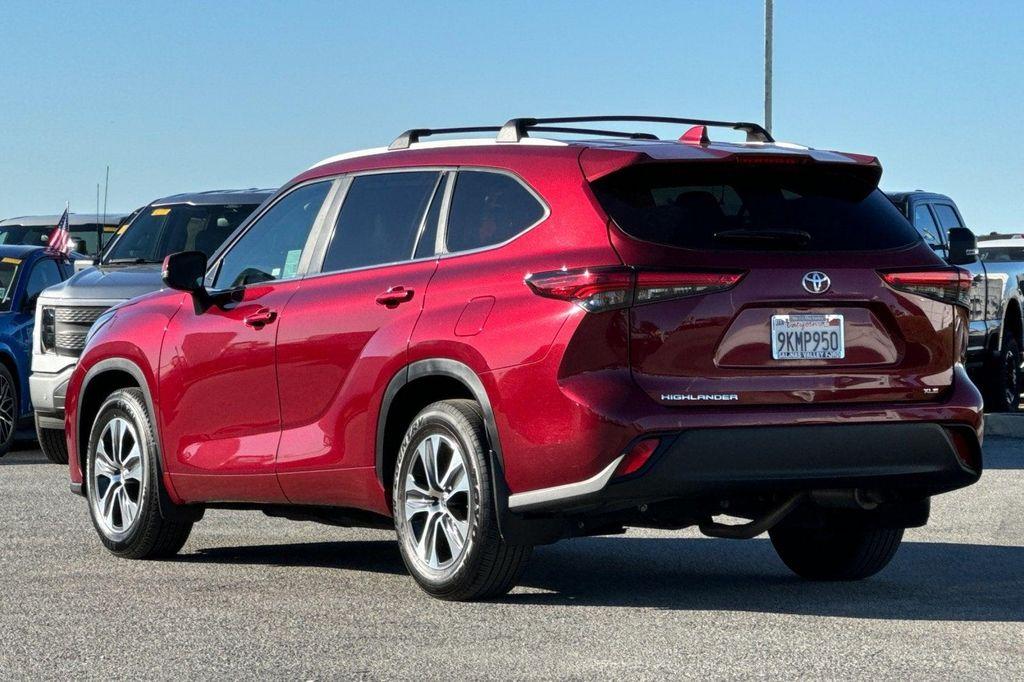 used 2023 Toyota Highlander car, priced at $34,125