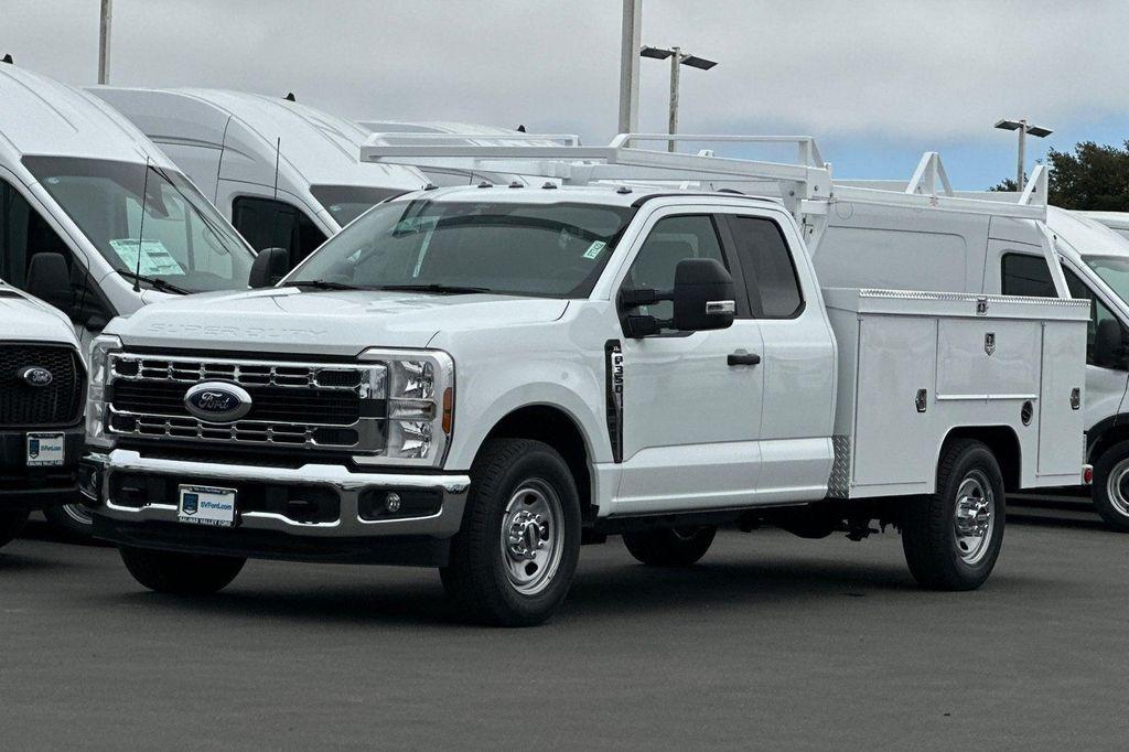 new 2025 Ford F-350 car, priced at $62,995