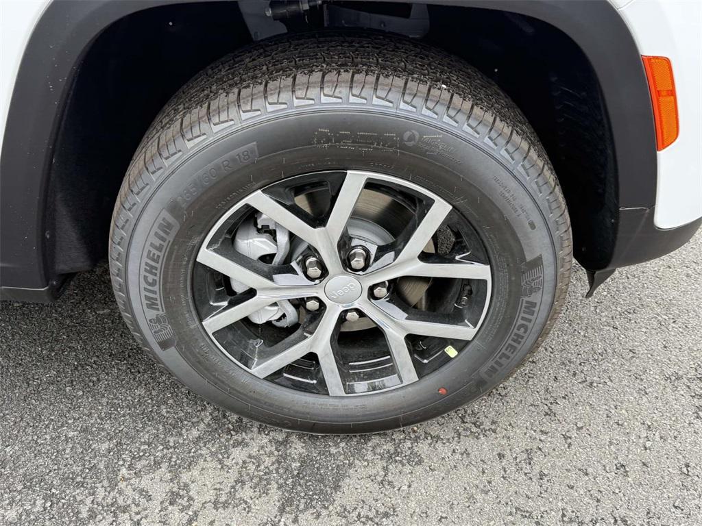 new 2025 Jeep Grand Cherokee car, priced at $40,591