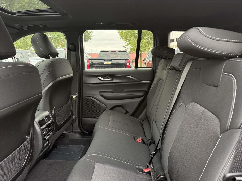 new 2025 Jeep Grand Cherokee car, priced at $37,049