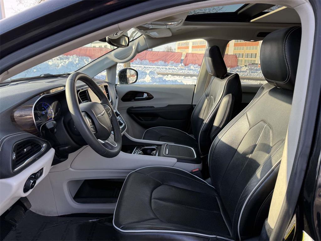 used 2023 Chrysler Pacifica Hybrid car, priced at $26,750