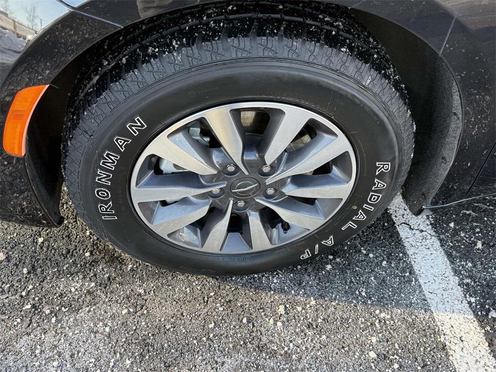 used 2023 Chrysler Pacifica Hybrid car, priced at $26,750