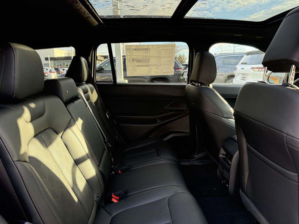 new 2026 Jeep Cherokee car, priced at $43,613