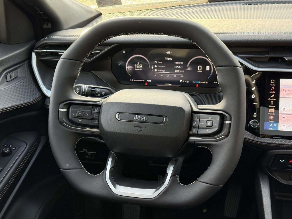 new 2026 Jeep Cherokee car, priced at $43,613