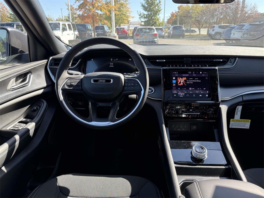 new 2025 Jeep Grand Cherokee car, priced at $36,513