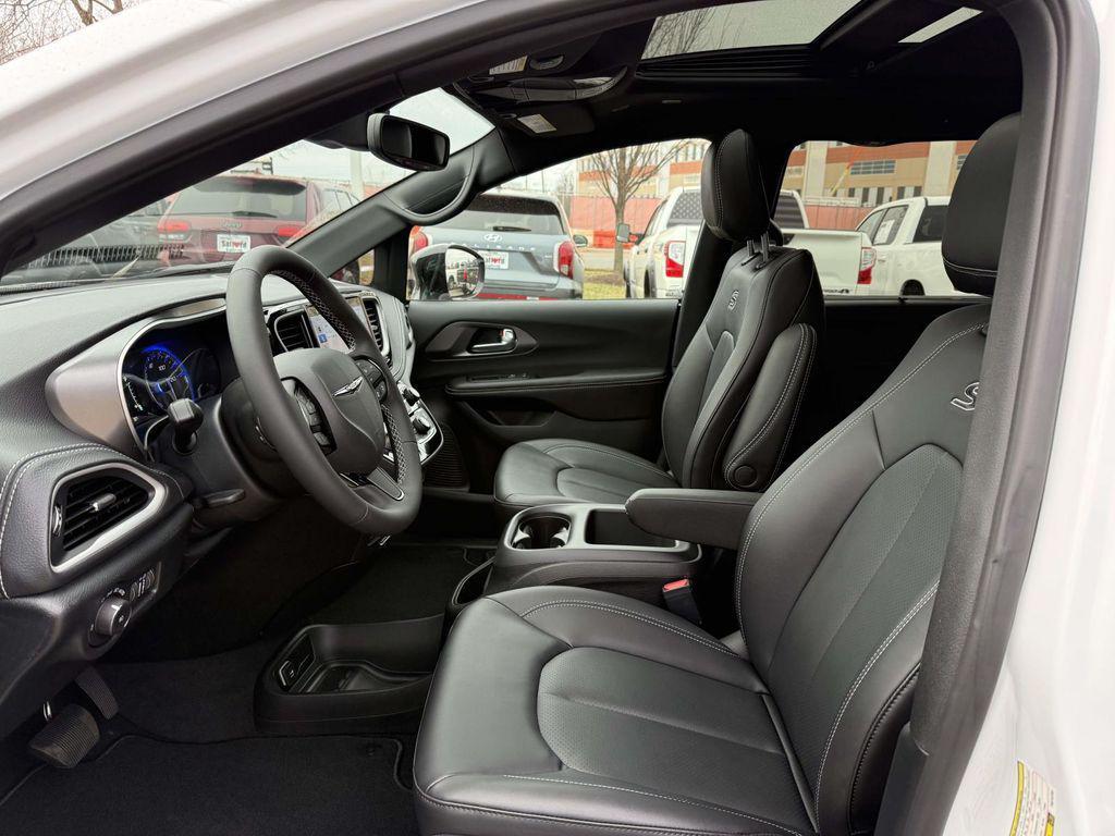 new 2026 Chrysler Pacifica car, priced at $45,717