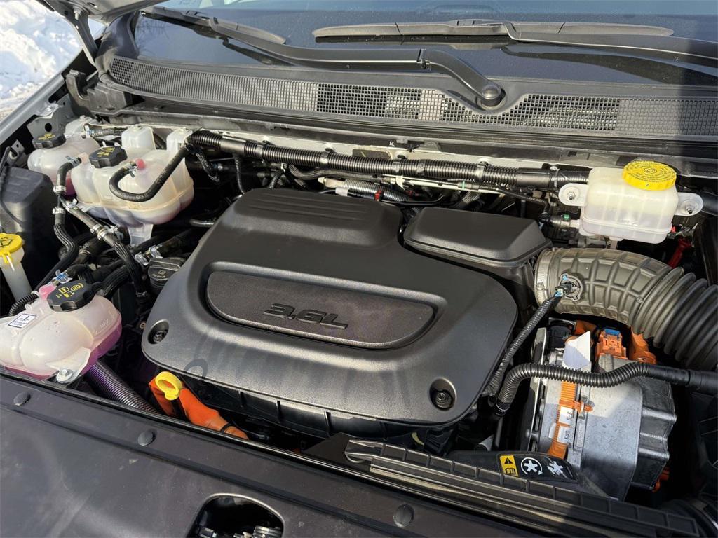 used 2024 Chrysler Pacifica Hybrid car, priced at $27,500