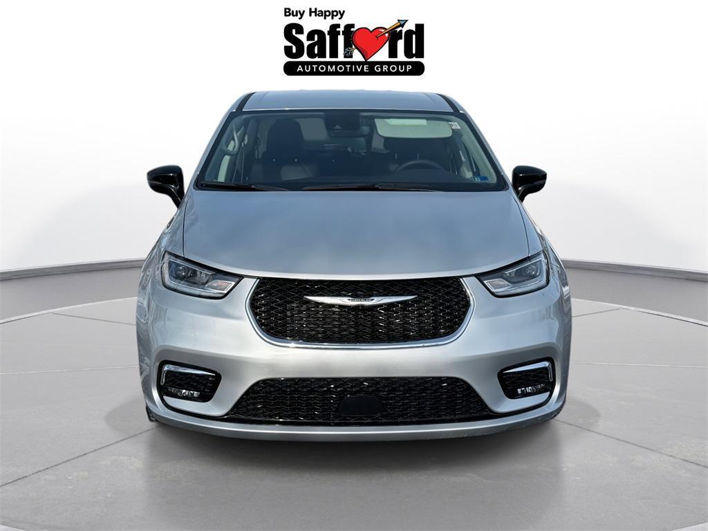 used 2024 Chrysler Pacifica Hybrid car, priced at $27,500