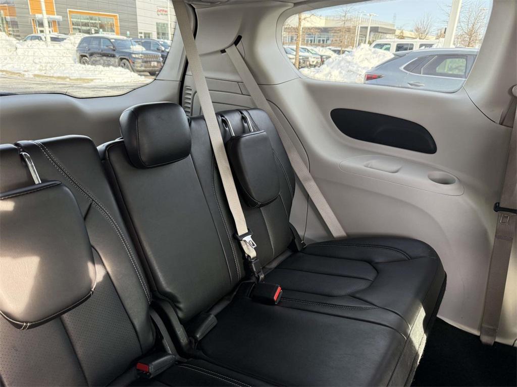 used 2024 Chrysler Pacifica Hybrid car, priced at $27,500