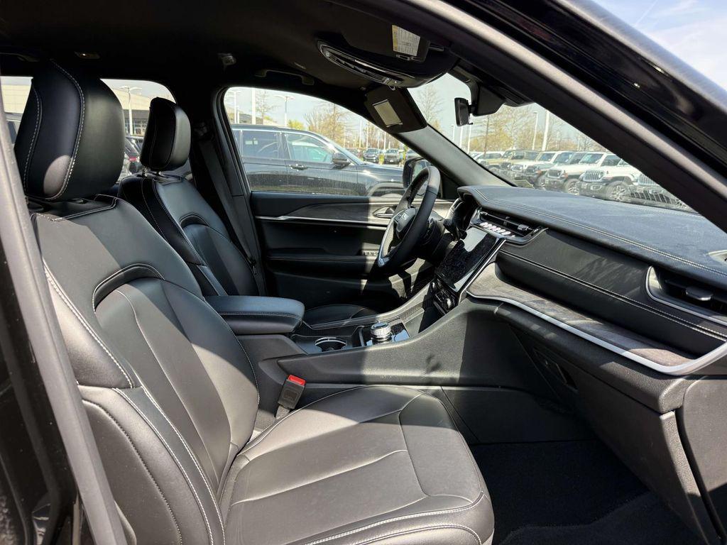 used 2025 Jeep Grand Cherokee L car, priced at $40,198