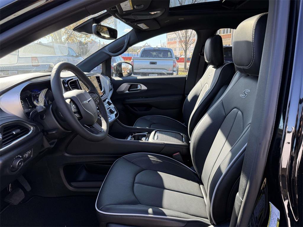 new 2026 Chrysler Pacifica car, priced at $48,126