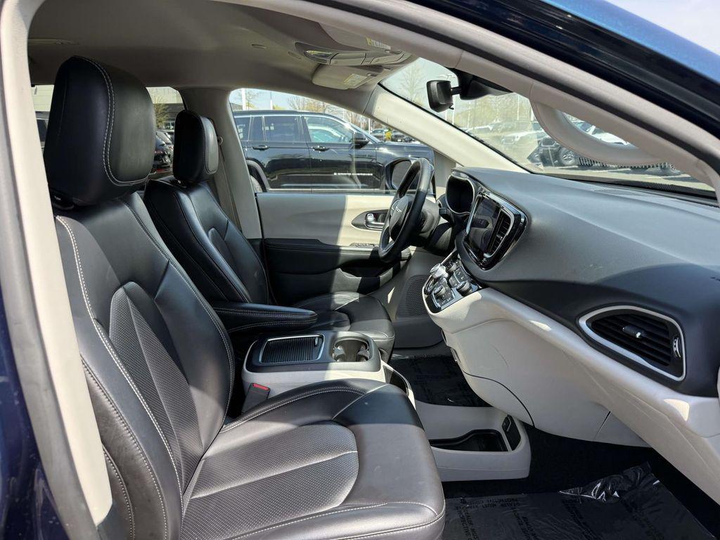 used 2023 Chrysler Pacifica car, priced at $23,998