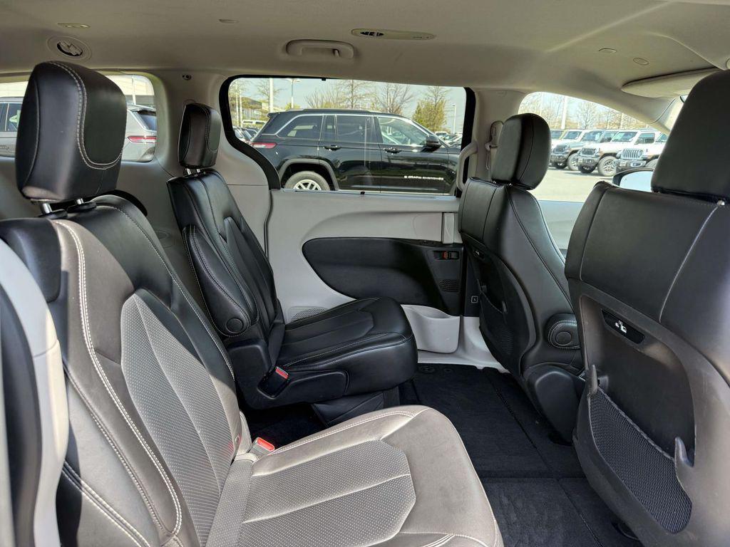 used 2023 Chrysler Pacifica car, priced at $23,998