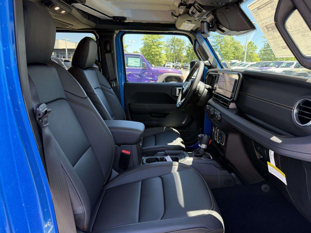 new 2026 Jeep Wrangler car, priced at $51,372