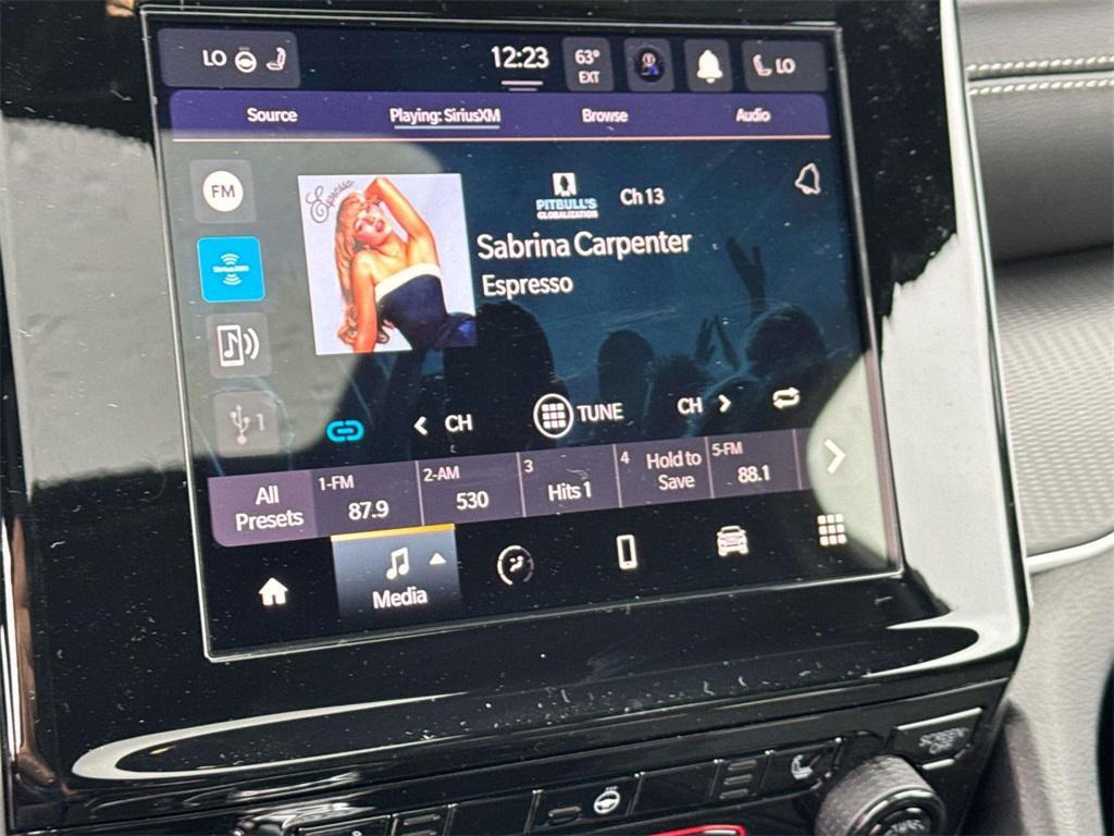 new 2025 Jeep Grand Cherokee car, priced at $40,193