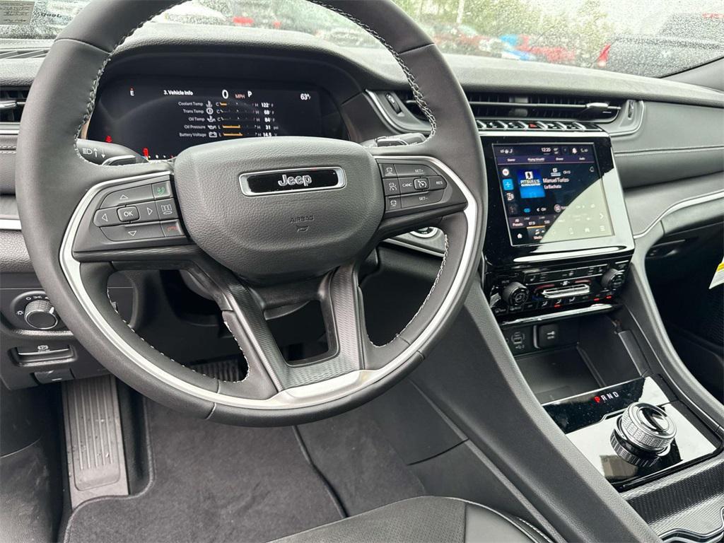 new 2025 Jeep Grand Cherokee car, priced at $40,193