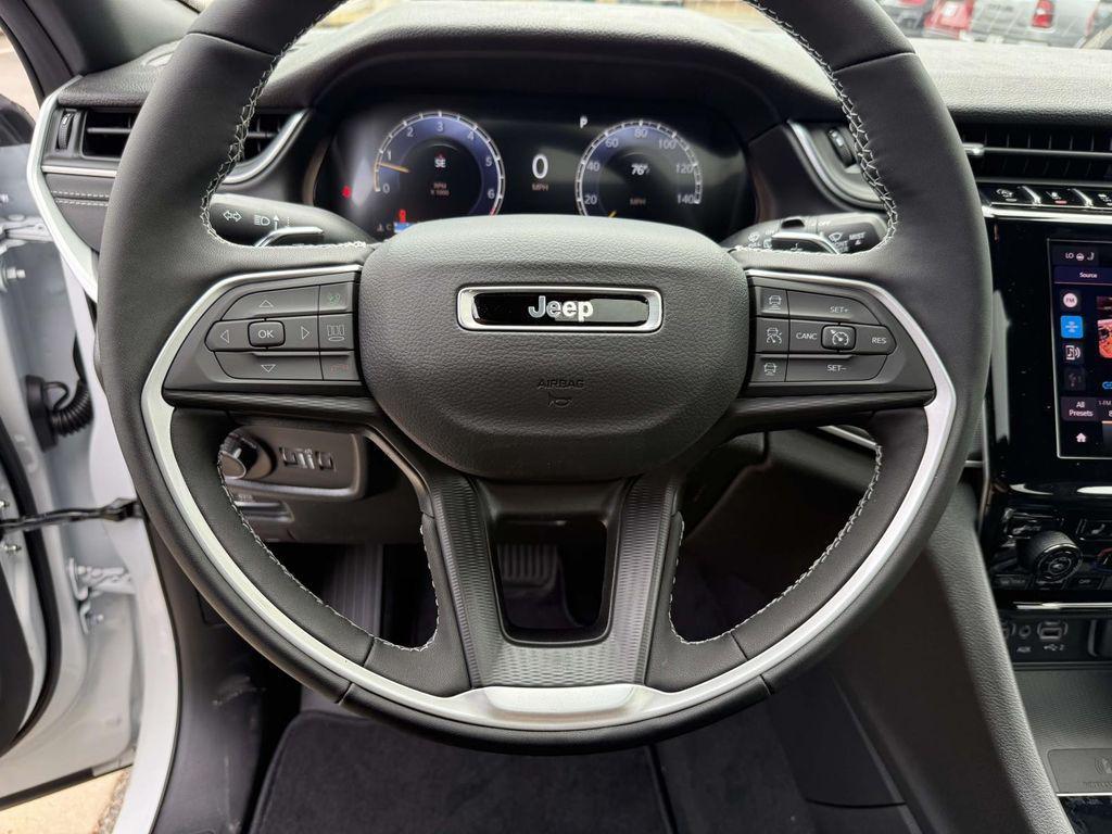 new 2025 Jeep Grand Cherokee car, priced at $39,272