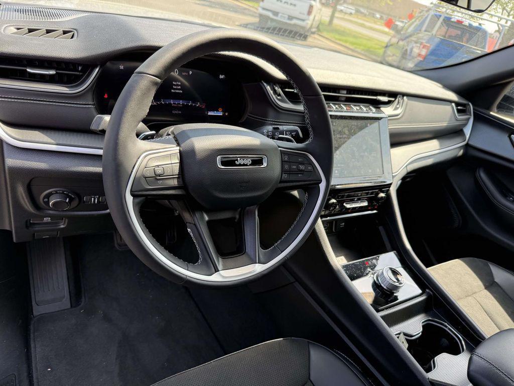 used 2025 Jeep Grand Cherokee car, priced at $36,998